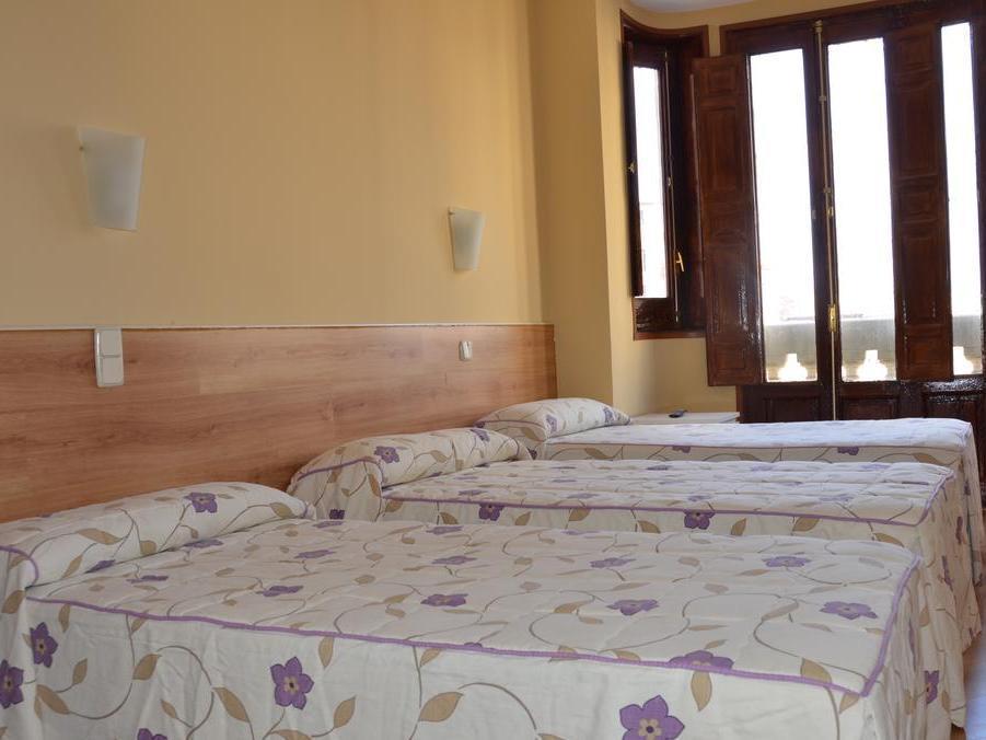Hostal Nersan2 Мадрид Экстерьер фото