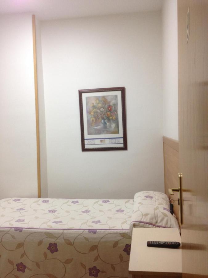 Hostal Nersan2 Мадрид Экстерьер фото